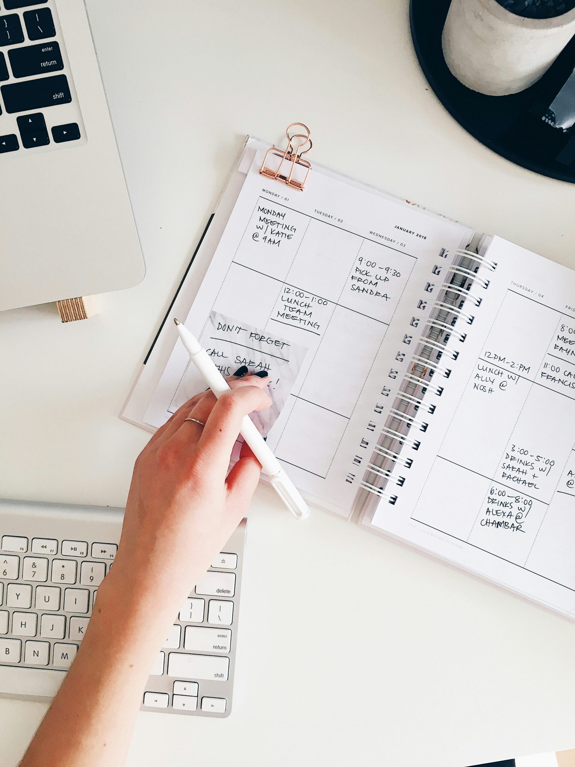Planning the week in a paper planner